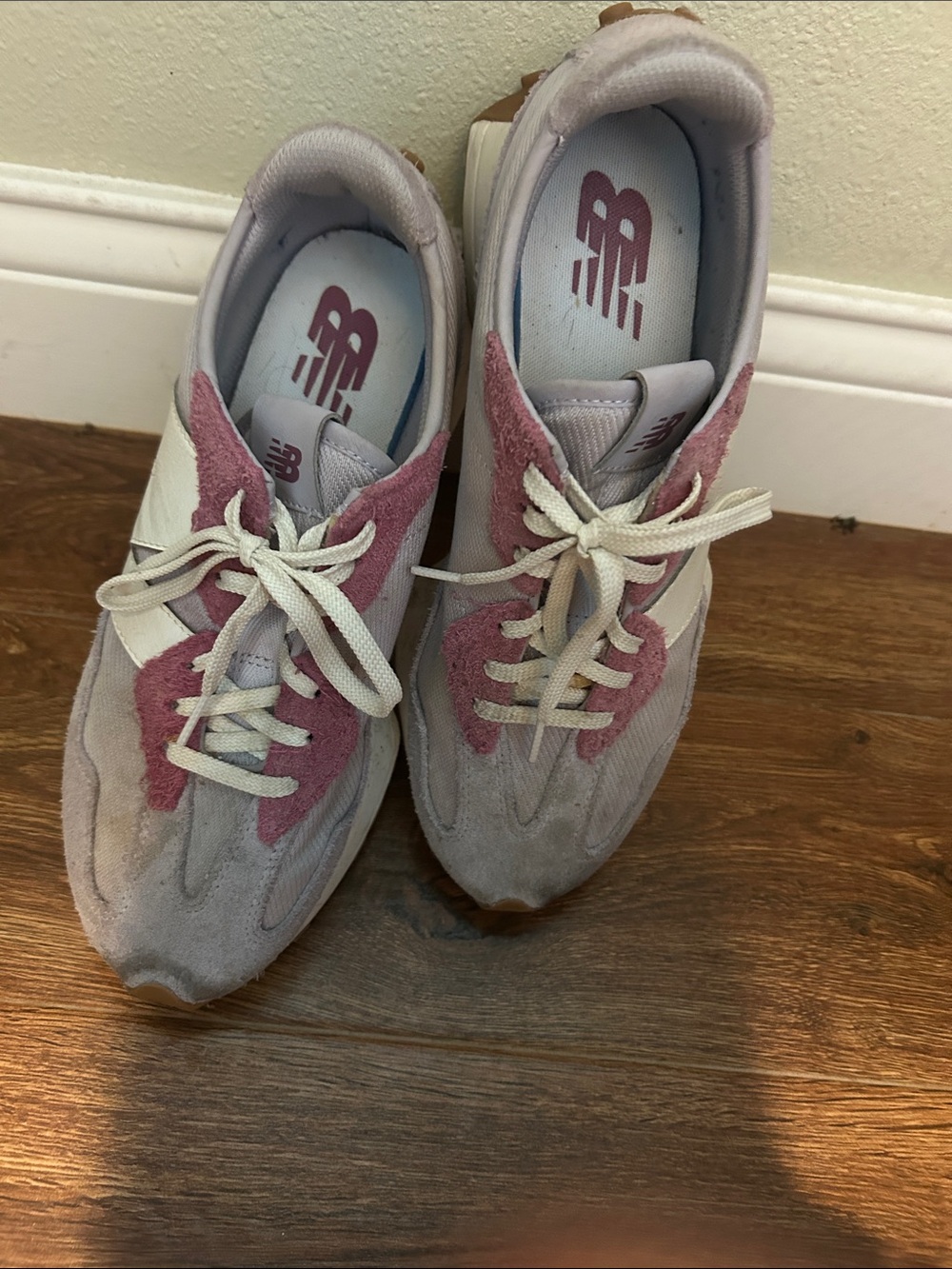 New Balance 327 in Light Purple and White